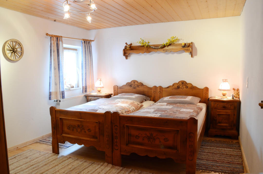 Suite Sinja Erlebnisferienwohnung Hausham Room photo